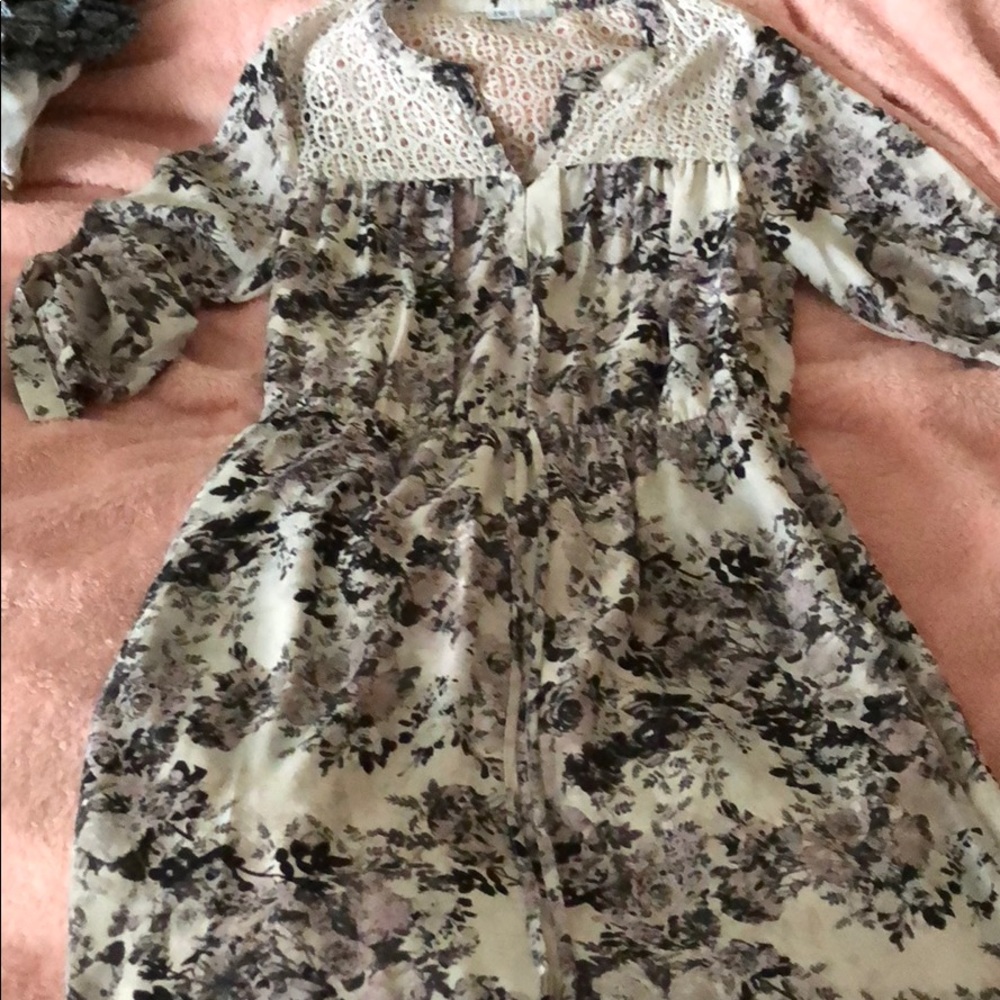 Quarter sleeve dress